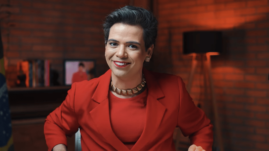 o-humorista-gustavo-mendes-em-imitacao-da-ex-presidente-dilma-rousseff-pt-1652126940939_v2_900x506