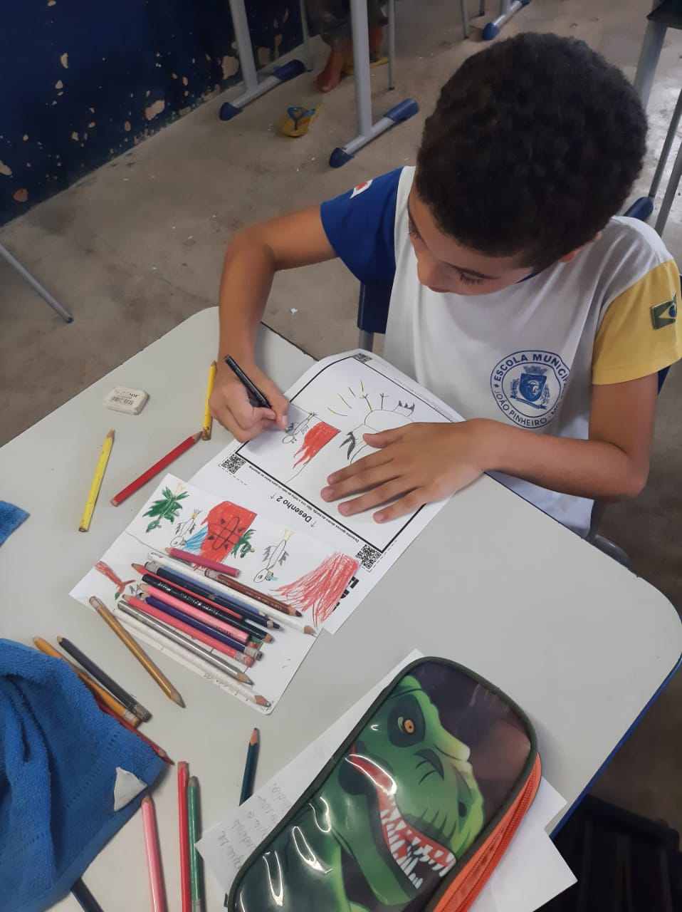 1.Alunos da Escola Municipal Edmundo Lourenço no município de João Pinheiro – MG Oficinas de Desenho_Divulgação EPF
