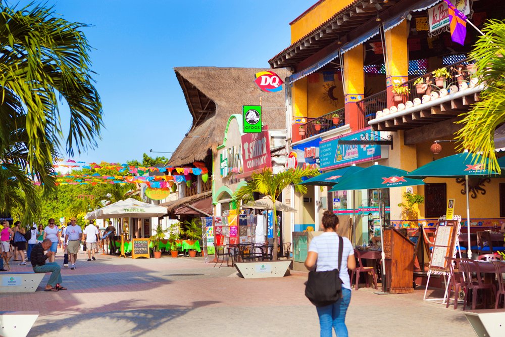 iStock_000040179720_small – 5ª avenida playa del carmen