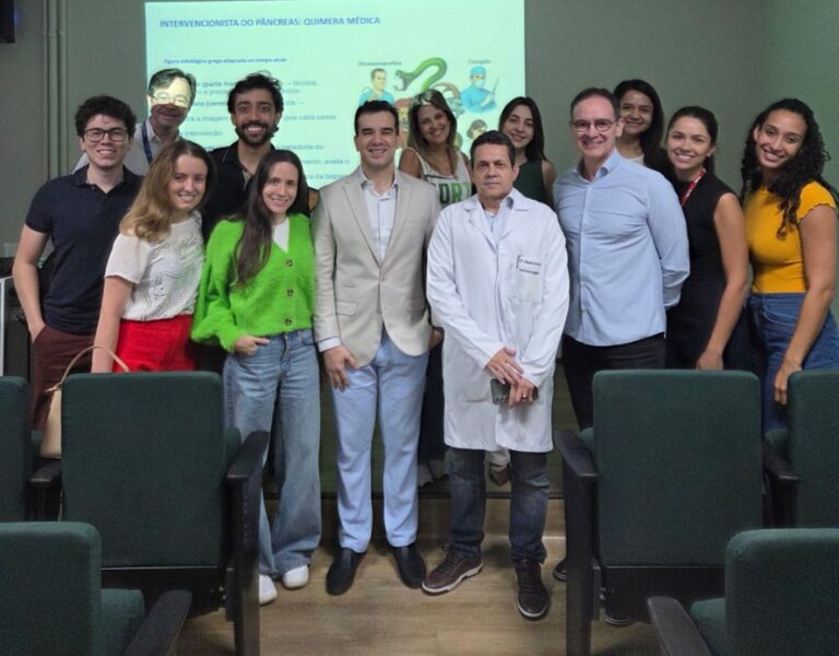 Bruno Farnese apresenta técnicas de biópsia do pâncreas