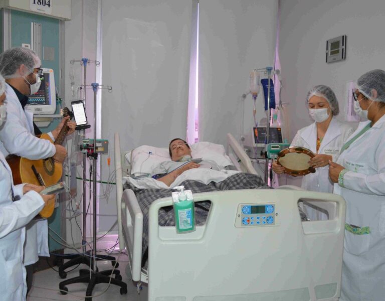 Musicoterapia transforma o cuidado e promove bem-estar