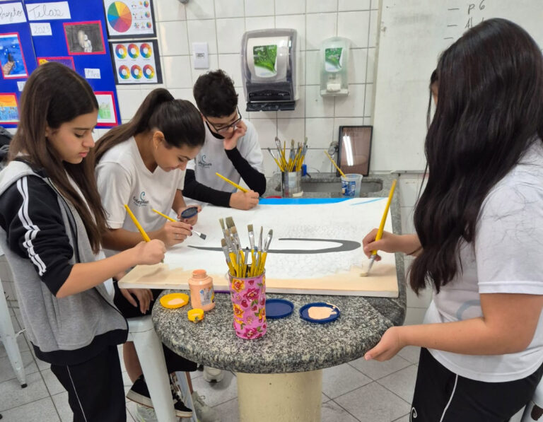 Estudantes criam desenhos a partir de músicas do Clube da Esquina