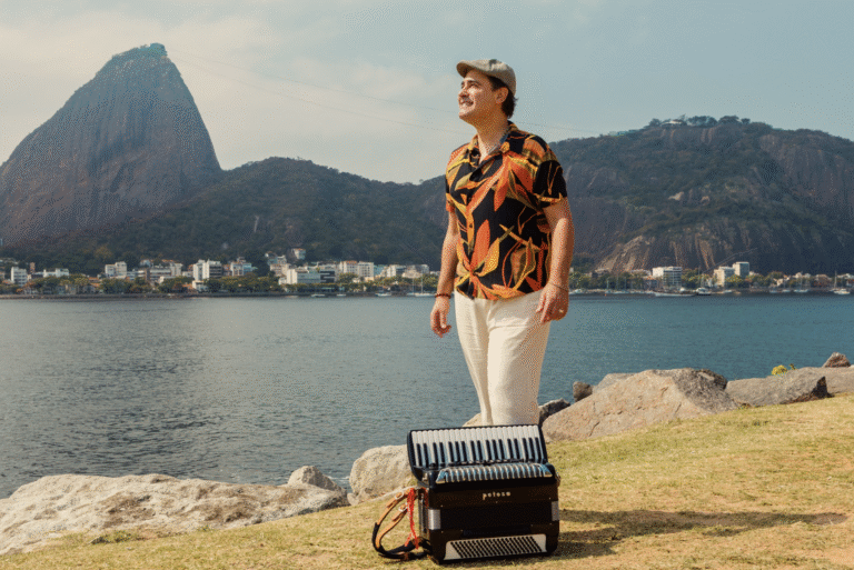 Kiko Horta promove uma viagem pela trajetória da sanfona