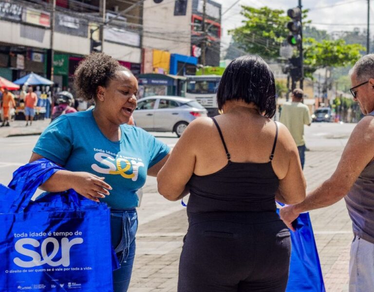CeMais faz blitz da campanha “Toda Idade é Tempo de Ser”