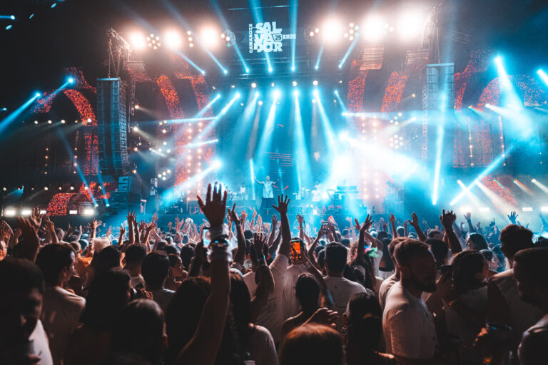 Camarote Salvador divulga line-up completo