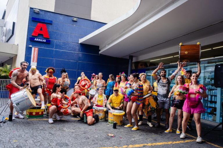 Araujo celebra 120 anos no Carnaval de Minas