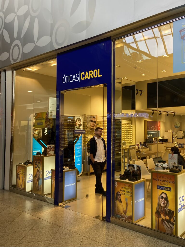 Óticas Carol lidera ranking de franquias ópticas