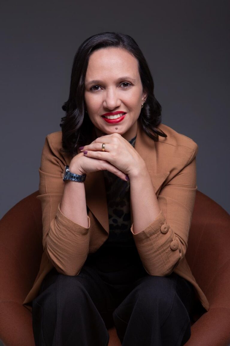 Gracielle Alves se destaca à frente da Gcon Contabilidade