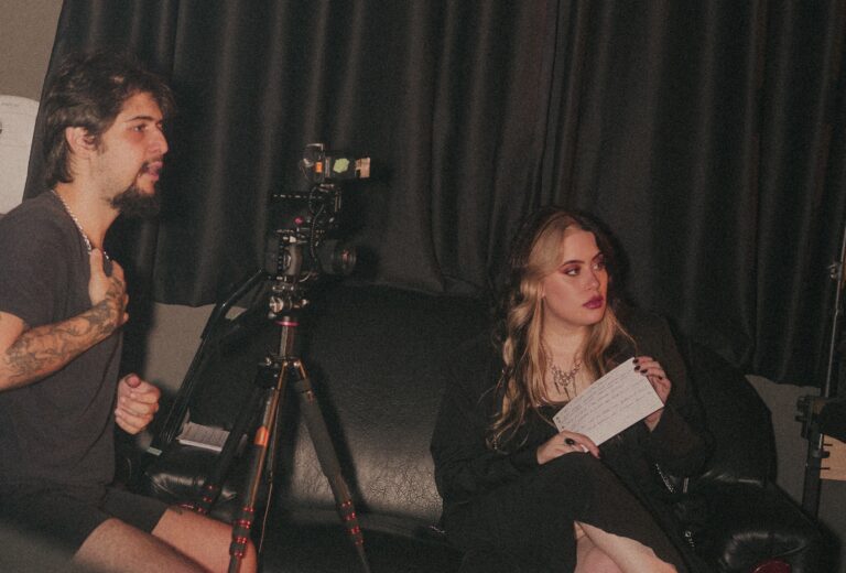 Documentário dos bastidores de mulheres no rock de Belo Horizonte