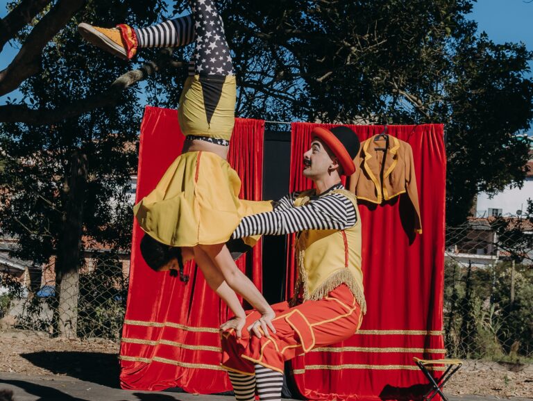 Circo leva arte e diversão às escolas do Sul de Minas