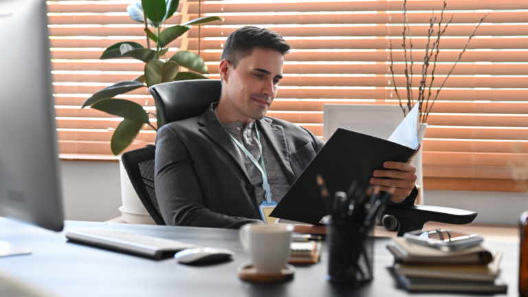 Antes de mudar de emprego, empreender ou casar, faça terapia. Entenda o motivo