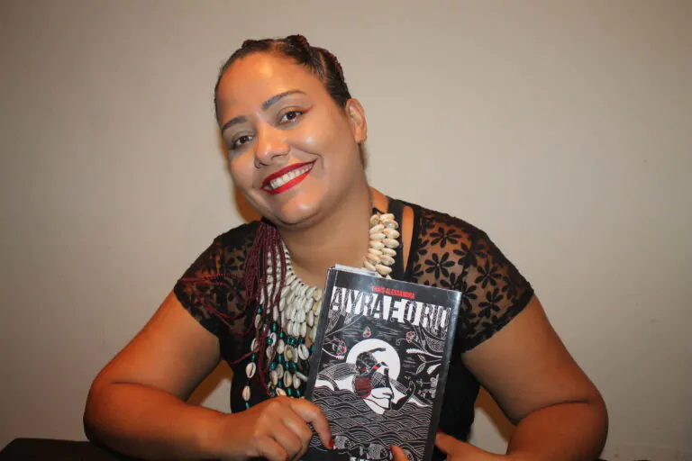 Thaís Alessandra, lança o livro da série literária Aiyra e o Rio