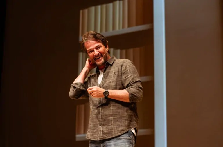 Marcelo Serrado apresenta espetáculo “Terapia” em Belo Horizonte