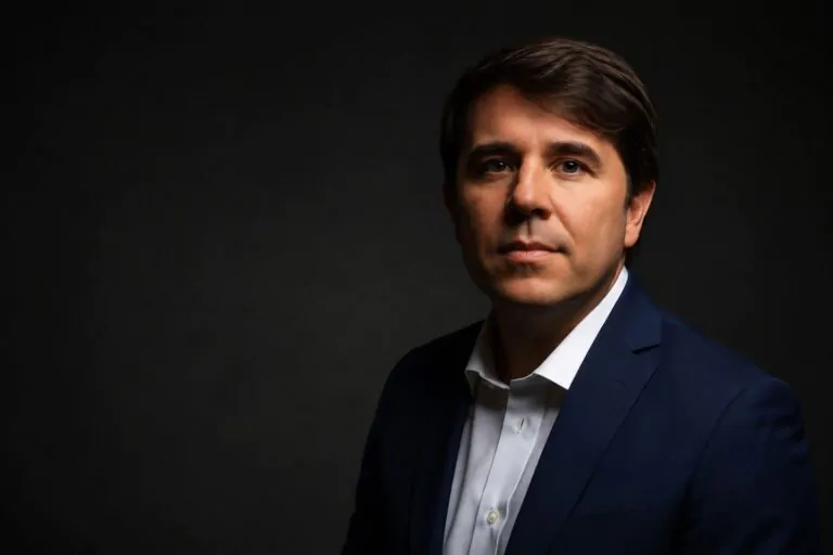 Silvio Santello confirma presença na Bienal do Livro