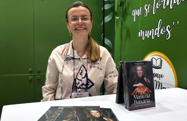 Manu da Peixaria realiza noite de autógrafos na Bienal