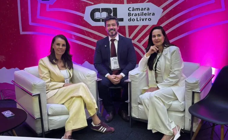 Trio de advogados une Direito e IA em livro