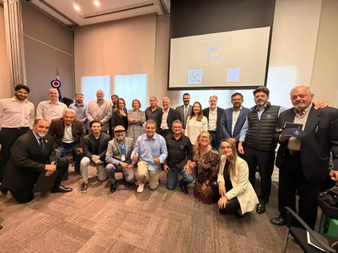 Evento, que reuniu 30 empresários mineiros, foi marcado pelo lançamento da Rota dos Açores