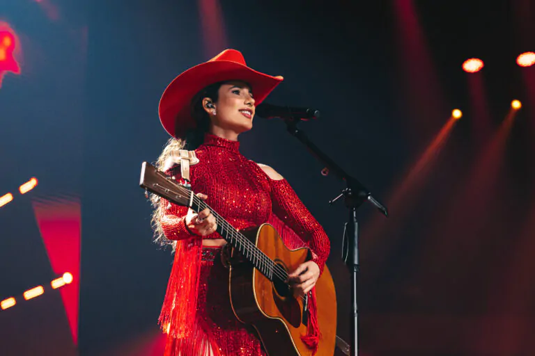 Paula Fernandes apresenta turnê “30 & Poucos Anos” em BH