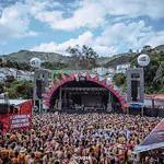 52611351780_ab9782c17a_q