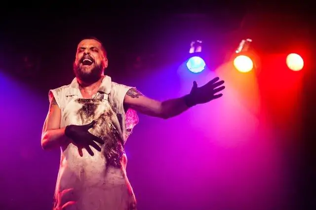 Espetáculo HOMEM-BOMBA, com Luiz Arthur. Crédito da foto Catarina Paulino 01