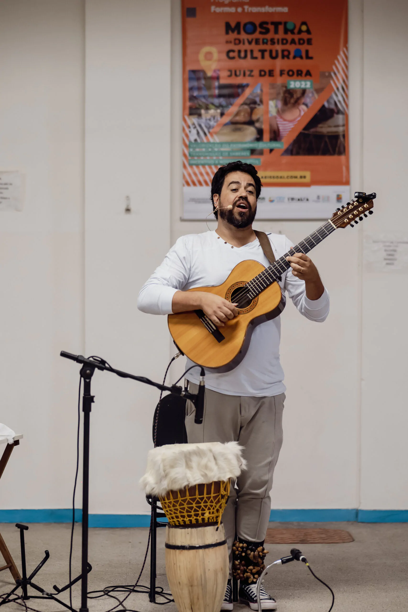 VIOLAS E HISTÓRIAS FABRÍCIO CONDE