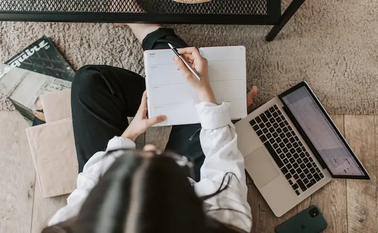 pexels-vlada-karpovich-4050302