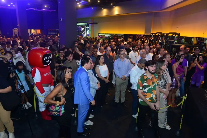 Público presente na inauguração