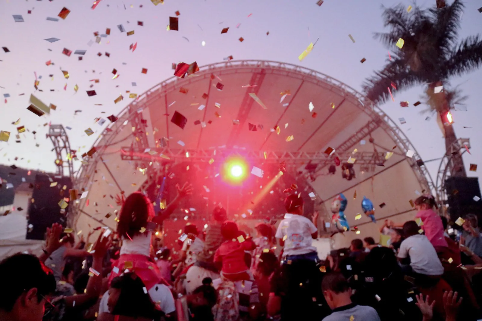 2f4ccfd7-ff86-4667-92bc-202cbadf0873 Thereza Leon/Michell Sarantides