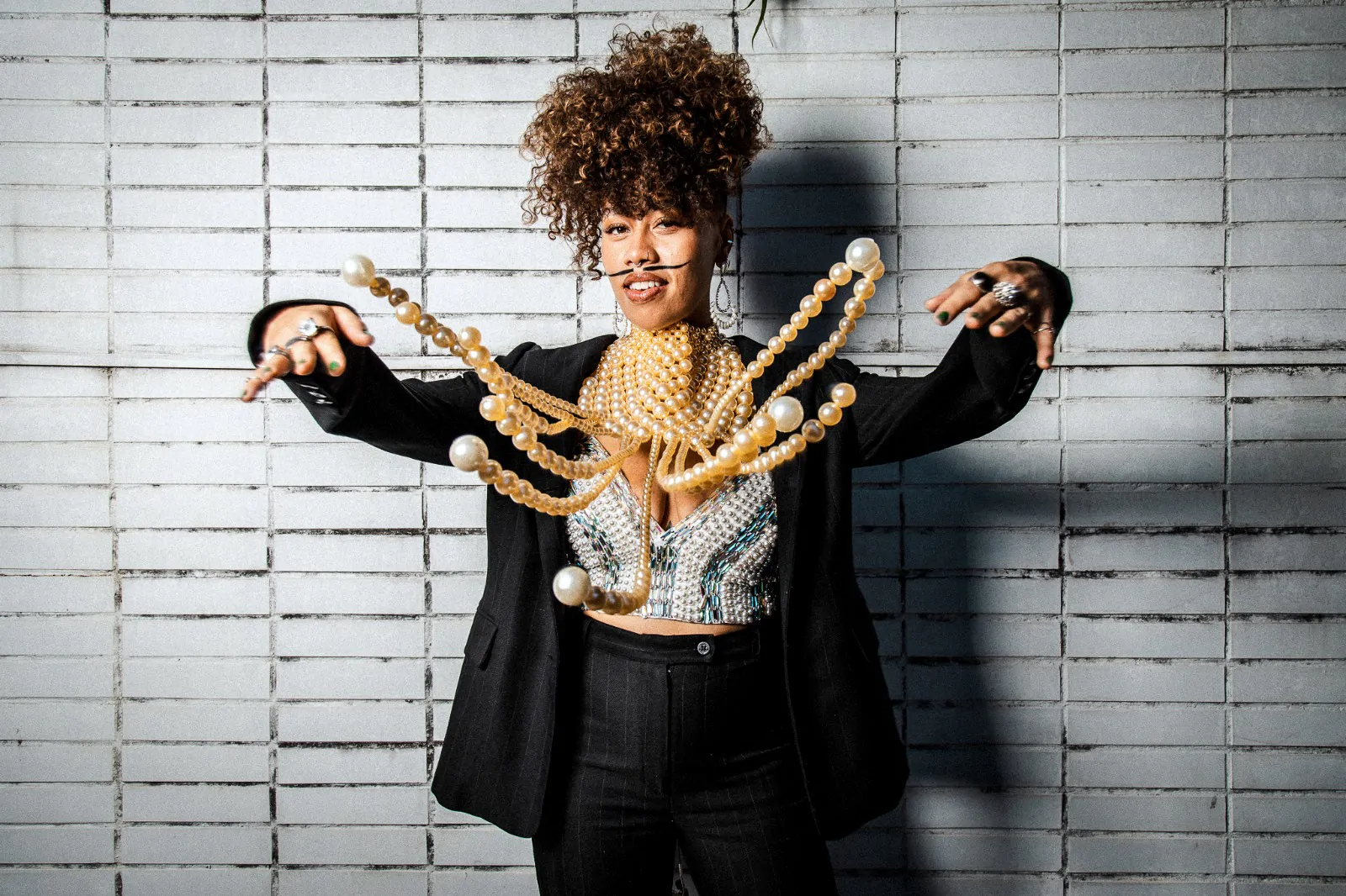 Moustache Queens I Sisters