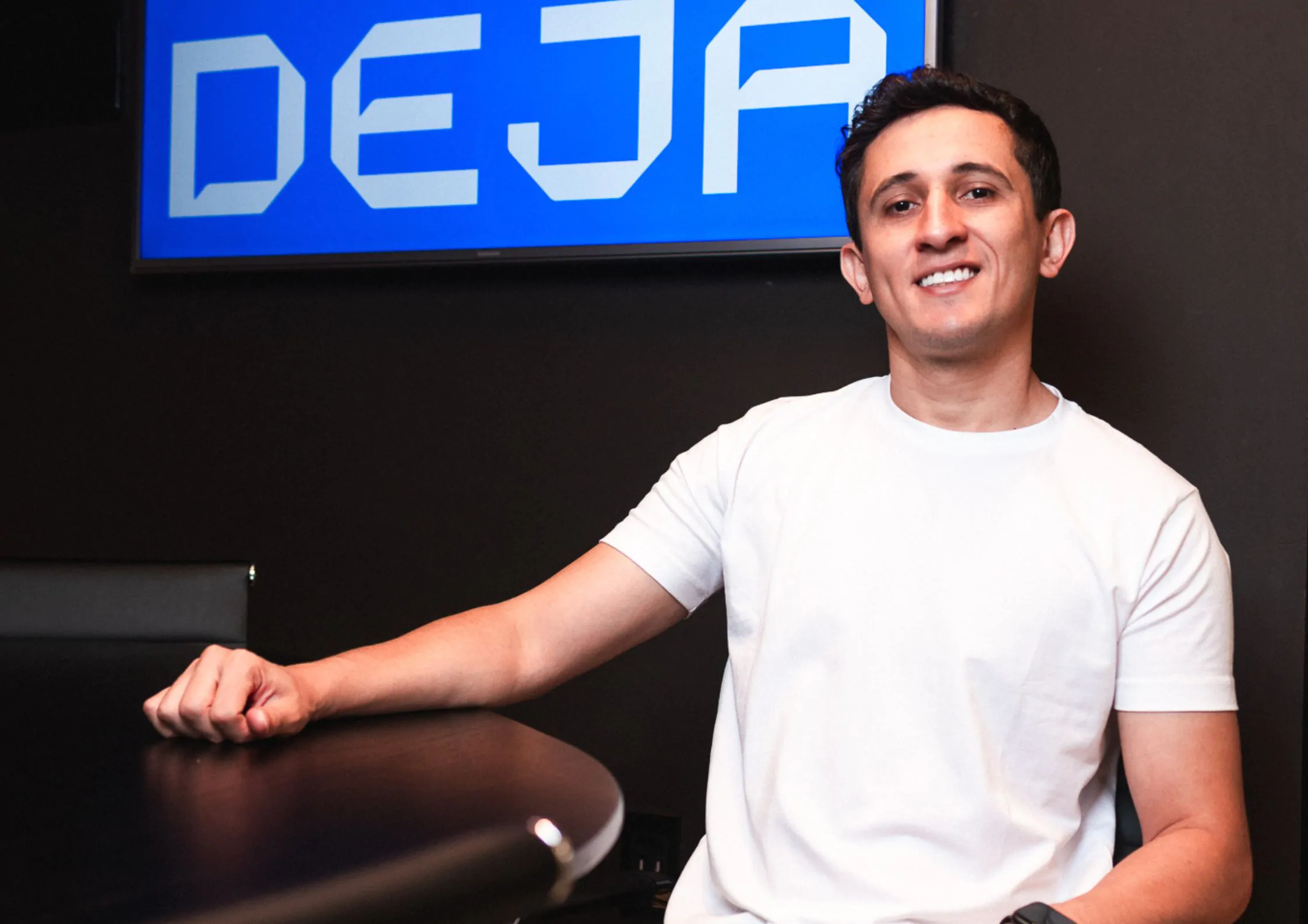 TEXTO1_Rodrigo Bueno_Credito Valois Studio