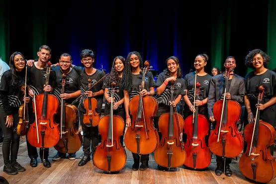 Parte-da-Orquestra-Filarmonica-Ramacrisna